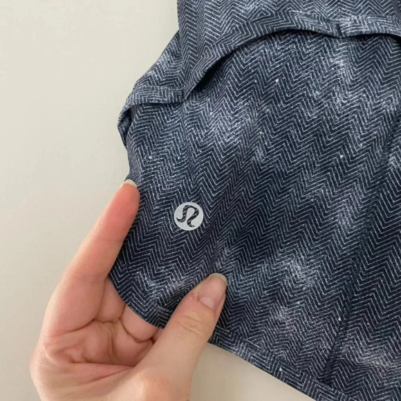 Lululemon Run Times Short Mini Diffusion White Black/Black Size 6 - Picture 3 of 6